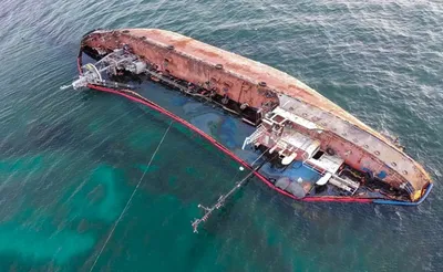 तेल टैंकर समुद्र में पलटा   13 भारतीयों समेत 16 क्रू मेंबर्स लापता