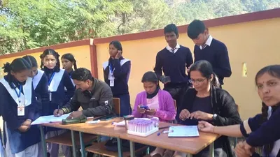 dhokaney   मेडिकल कैंप में 120 छात्र—छात्राओं का हुआ रक्त परीक्षण