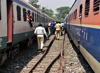 उत्तराखंड ब्रेकिंग   लूटपाट के इरादे से रोक दी गई ट्रेनें  हड़कंप