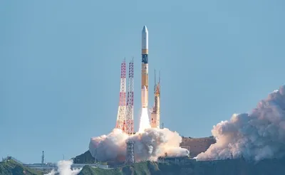 जापान का पहला चंद्र मिशन लॉन्च