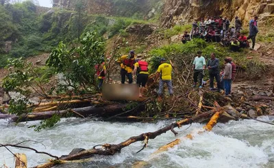 uttarakhand   गदेरे में बहे कर्मचारी का शव मिला