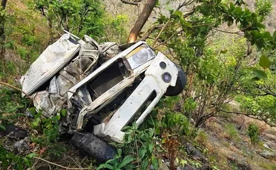 हल्द्वानी   छोटा कैलाश मोटर मार्ग पर पिकअप खाई में गिरी  दो की मौत  एक घायल