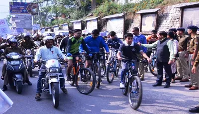 बागेश्वर  वाहन रैली निकालकर सड़क सुरक्षा की अलख जगाई