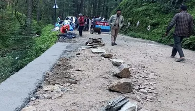 अल्मोड़ा  कई दिनों से बंद आरतोला—जागेश्वर सड़क दुरुस्त  श्रद्धालुओं को राहत