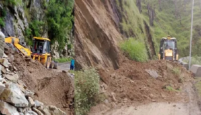 अल्मोड़ा  भारी बरसात से बरपा कहर  दर्जनों सड़कों की सूरत बिगाड़ी