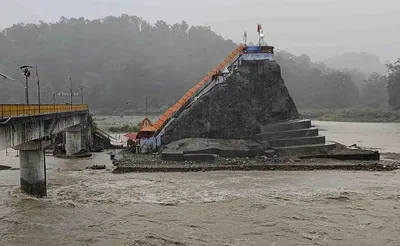 कोसी का विकराल रूप  श्रद्धालुओं के लिए गर्जिया देवी मंदिर बंद