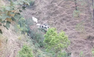 uttarakhand   बारात से लौट रहा वाहन खाई में गिरा  चार की मौत  चार गंभीर