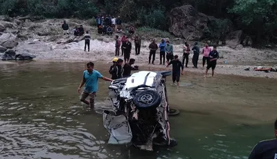 बड़ा हादसा  बागेश्वर जिले में कार खाई में गिरी  04 युवकों की मौत