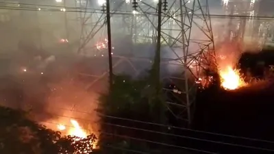 भीषण आग से घिर गया देहरादून का बिजलीघर  आधे शहर में ब्लैकआउट