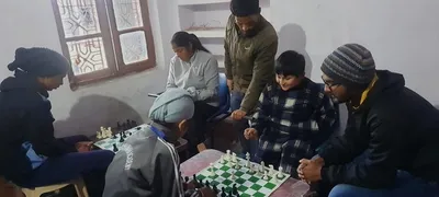 अल्मोड़ा में शतरंज अकादमी  queen s chess academy की ओपनिंग