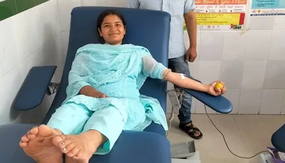 बागेश्वर  डीएलएड प्रशिक्षु आरती बिष्ट ने महिला को दिया खून